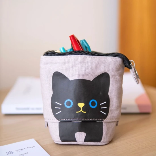 azjatycki piórnik kotek, piórnik z azjatyckim motywem, azjatycki dodatek