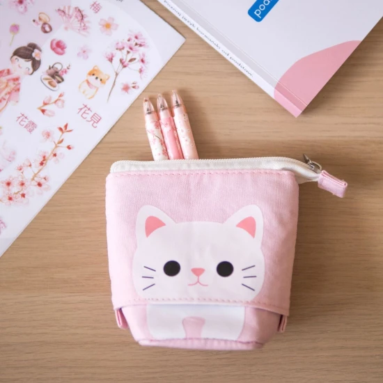 różowy piórnik azjatycki, różowy piórnik z azjatyckim motywem