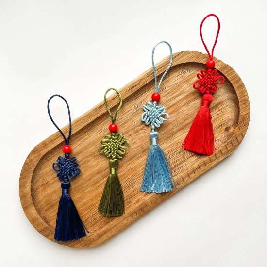 Chińska zawieszka frędzel z węzłami - różne kolory