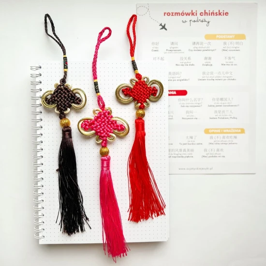 Zawieszka z tradycyjnym węzłem szczęścia