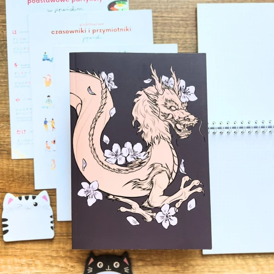 Smok z sakurami, zeszyt do słówek, zeszyt do słówek azjatyckich, zeszyt z azjatycki motywem, pisanie po azjatycku, nauka języków azjatyckich